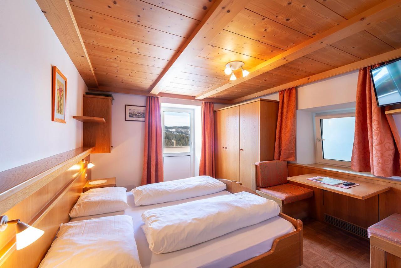 Specker Hotel *